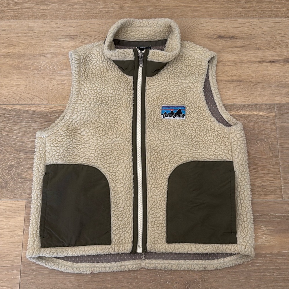 Patagonia kids retro X fleece vest oatmeal with olive green trim size XS (5-6)